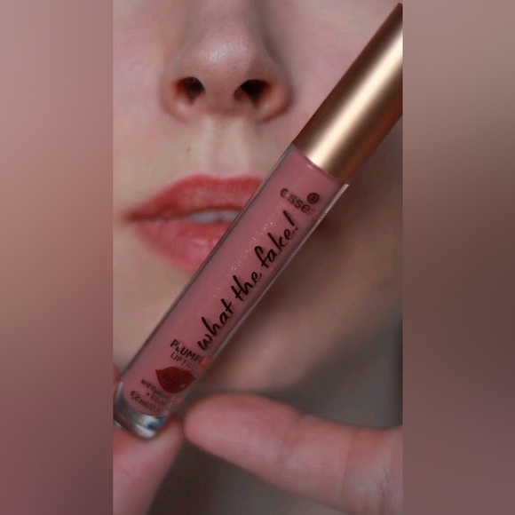 Essence What the Fake! Plumping lip Filler 02 Oh My Nude With Cinnamon Oil💋 - Picture 2 of 2